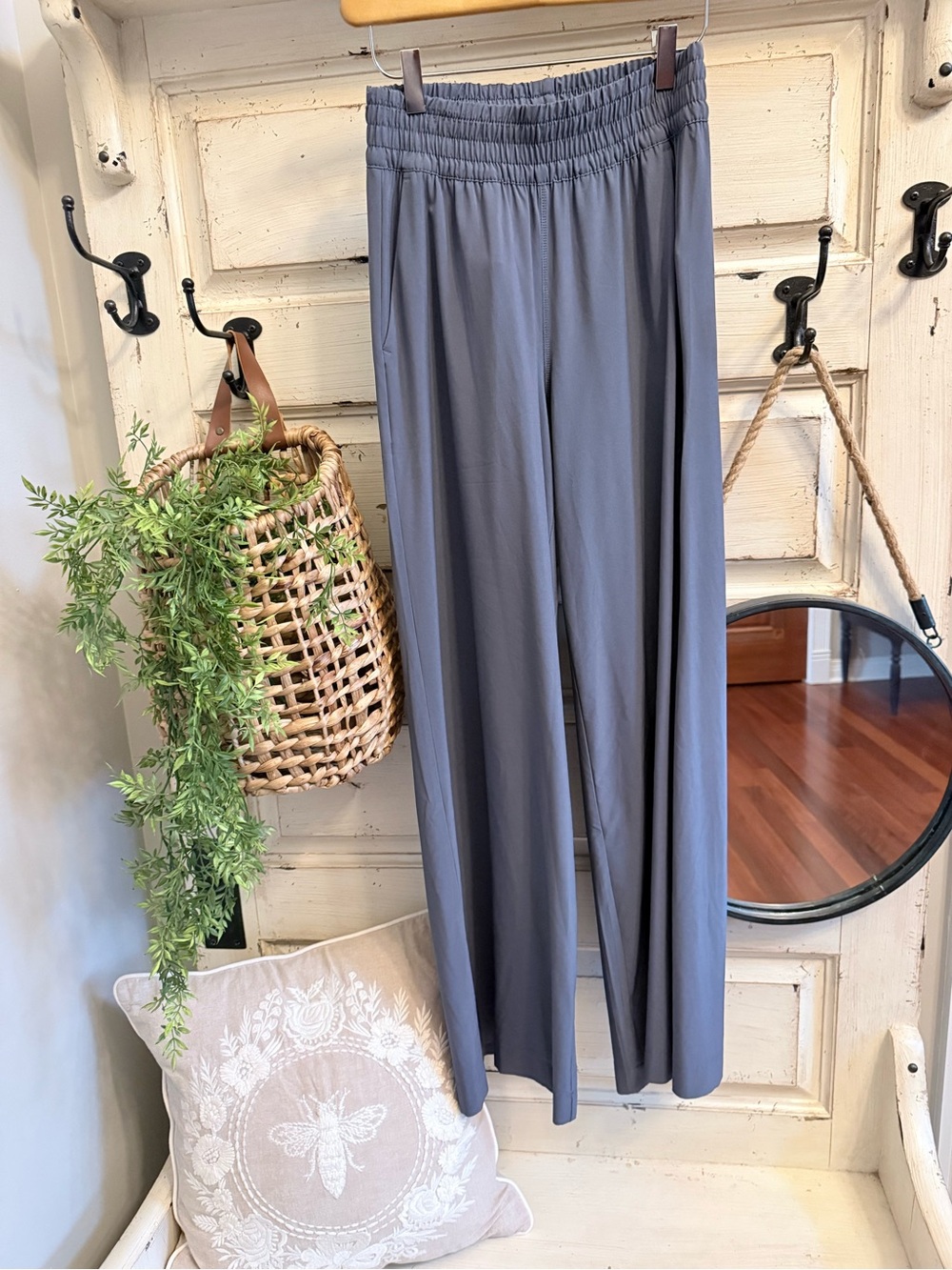 Vuori villa wide leg pants - Picture 2 of 5